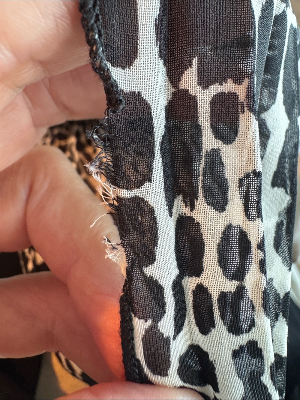 Chico’s 0 Travelers Black White Leopard Scissor Pleated Layer Vest 4 6 stretch S - Picture 11 of 12